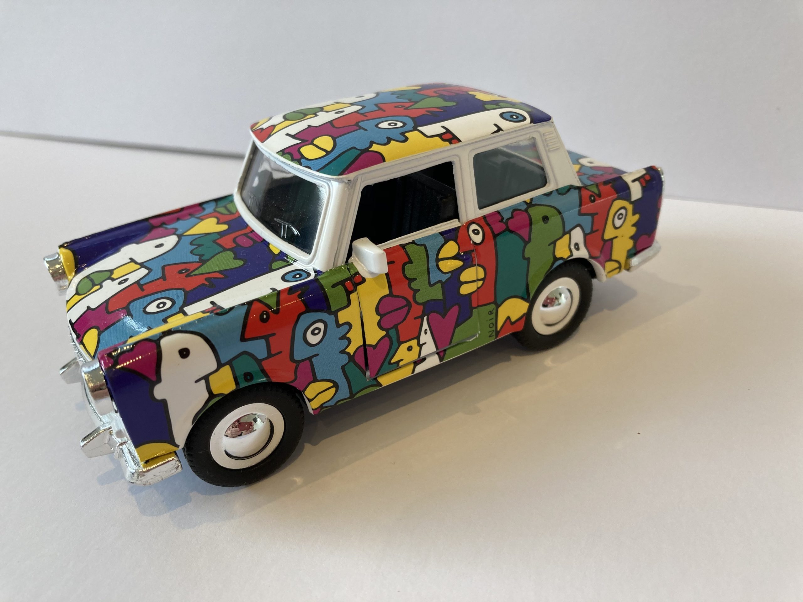 trabant-thierry-noir-side-view trabant-thierry-noir-side-view